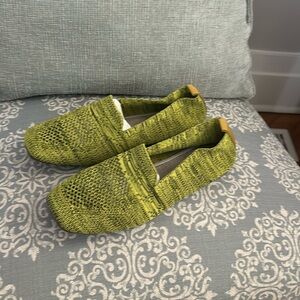 Shoes size 9/10 (42)